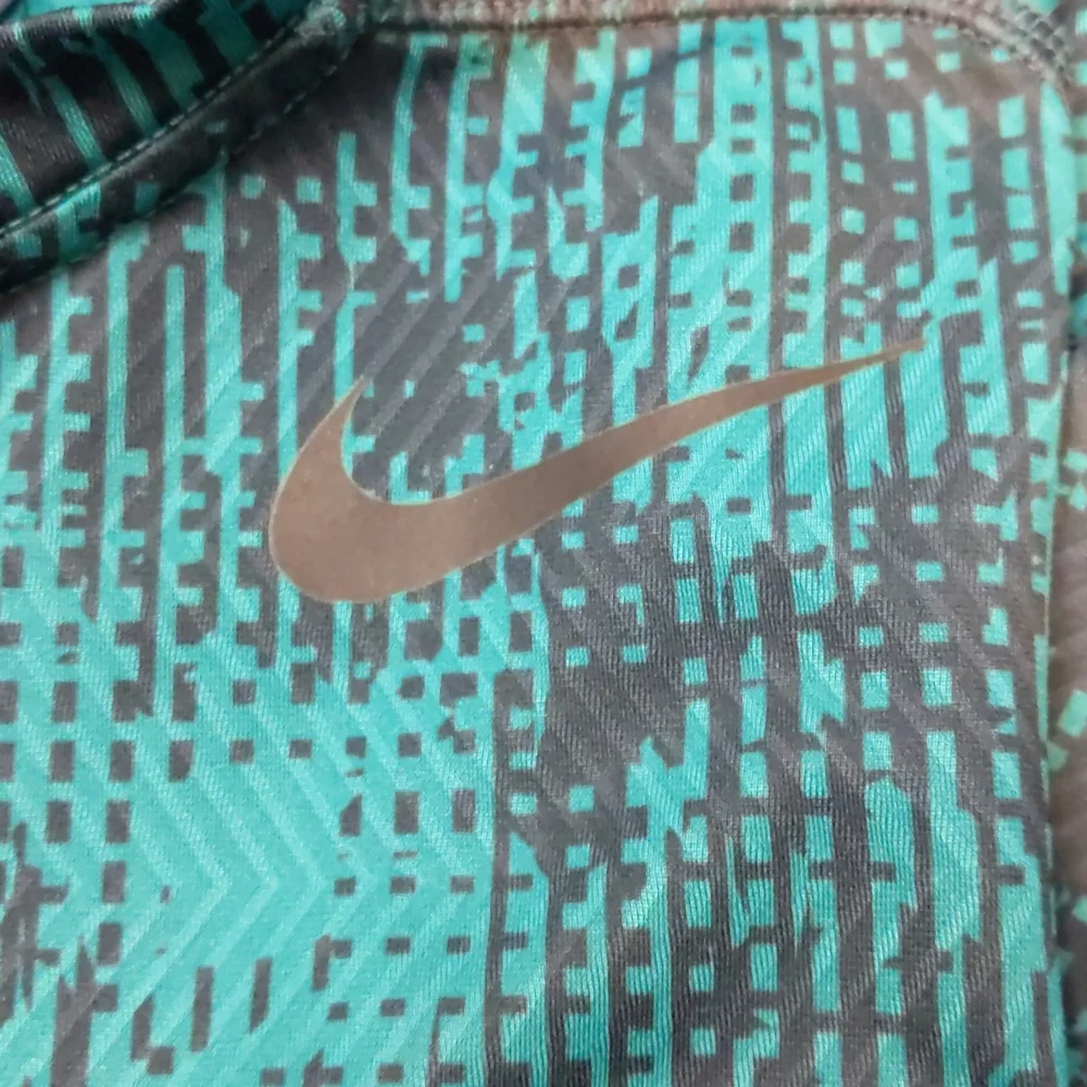 Nike Pro Fitted Men's  Long Sleeve Shirt Dri Fit Size Medium Workout Gym